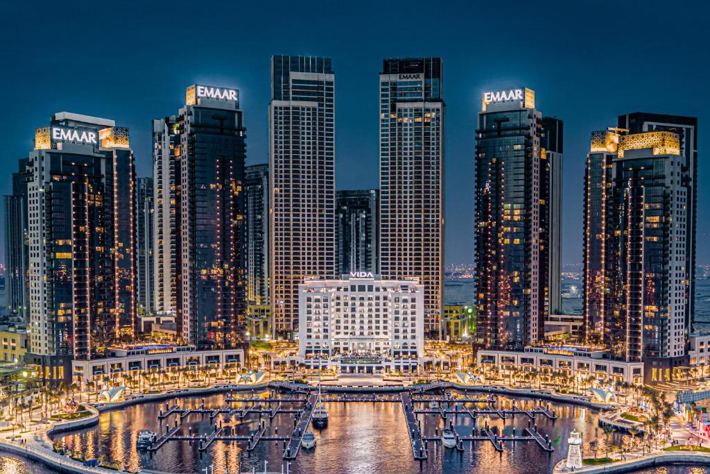 أحد فنادق دبي كريك هاربور المميزَّة