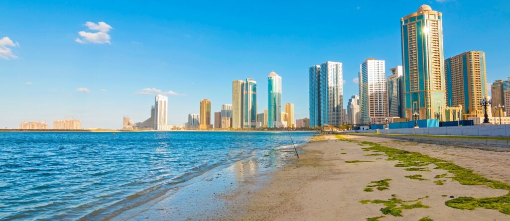 شاطئ الكورنيش الشارقة